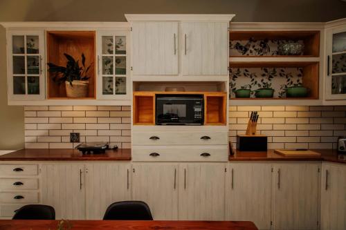 Mopama Manor Mopama Manor