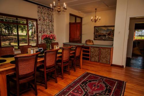 Mopama Manor Mopama Manor