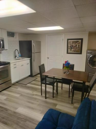 設施, Attractive Lower Level Guest Suite with Private Entrance in 惠廷斯維爾