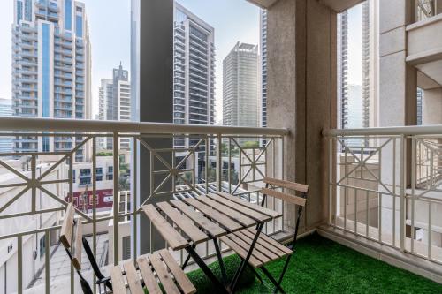Luxurious Apartment next to Burj Khalifa and Dubai Mall - image 9