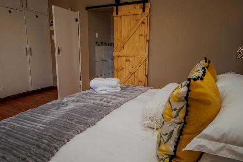 Mopama Manor Mopama Manor