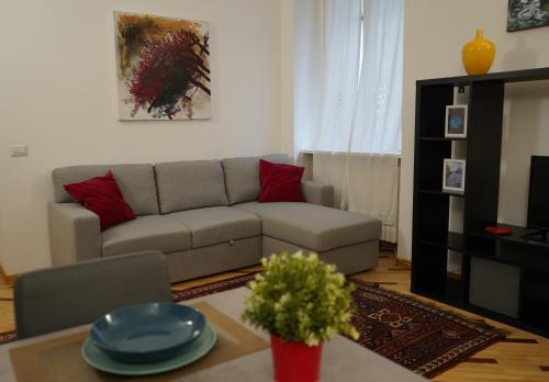 Art Home Apartment Navigli, Milan