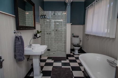 Mopama Manor Mopama Manor