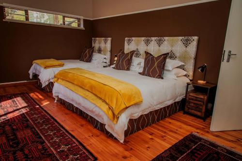 Mopama Manor Mopama Manor