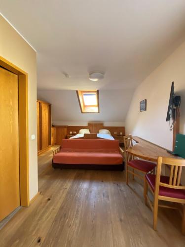 1 queen bed