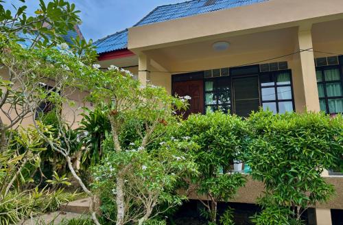 Sea Sun Bungalow in Klong Nin Beach