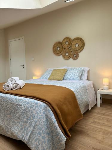 1 queen bed, 1 twin bed