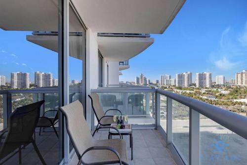 Beachfront Resort - Pool - Ocean View Balcony- Gym in Miami Beach, USA