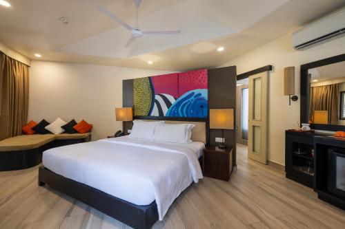 room detail thumbnail 1