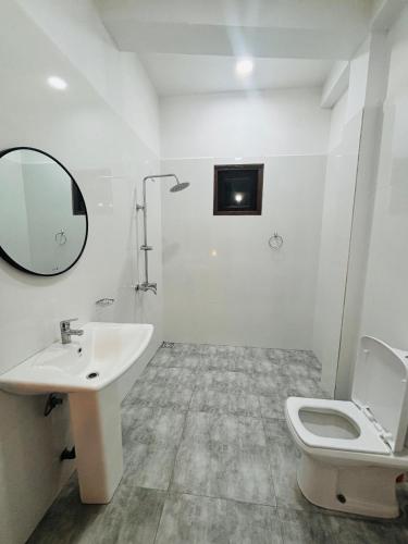 Double Room with Balcony image 2