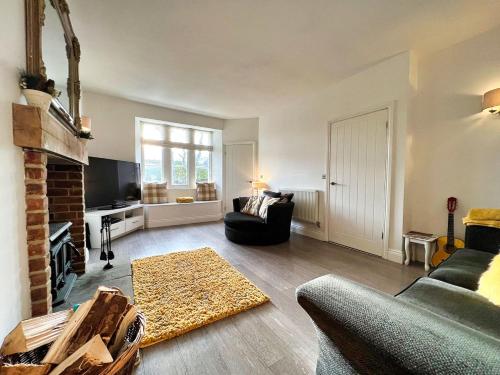 Berwick - Norham - 3 Bedrooms 2 Bathrooms - Stunning Walks and Views - Dog Friendly - Balcony - Log Fire - Private Garden - Off Street Parking - Quiet Rural Location - Fast Wifi, Berwick-upon-Tweed (zdjęcie 3)
