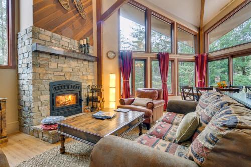 Ski and Golf Cozy North Conway Mountain Cabin!