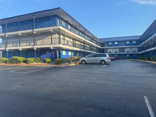 Live In Lodge Live In Lodge