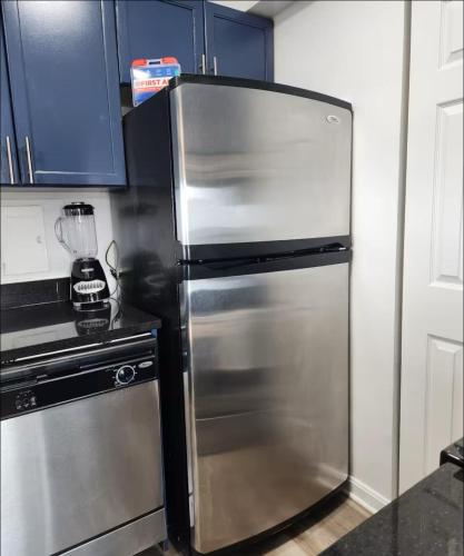 廚房, Modern 2bed 2 bath heart of Townson suite in 陶森