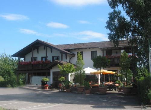 Restaurant Landgasthof Zum Wiesengrund - Accommodation - Newel