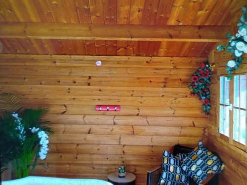 Cabane avec jacuzzi privatif et accès à ferme pédagogique - FR-1-410-459 (Cabane avec jacuzzi privatif et acces a ferme pedagogique - FR-1-410-459) in Cerans Foulletourte