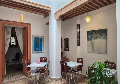 Exterior view of Dar Le 44