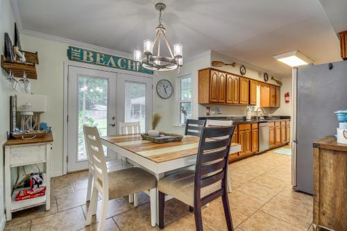 Less Than 1 Mi to Waveland Beach Spacious Family Home