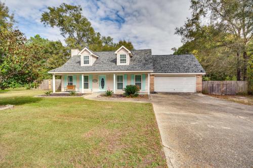 Less Than 1 Mi to Waveland Beach Spacious Family Home