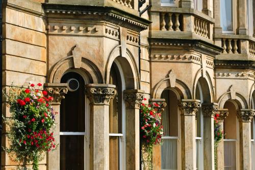 The Crown Hotel - image 2