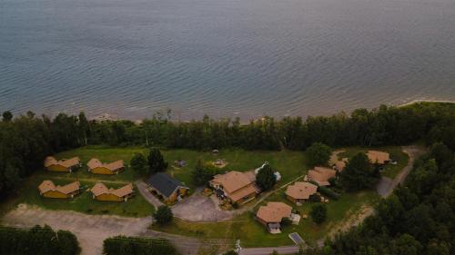 A szálláshely kívülről, Domaine Sayam in Val-Brillant (QC)