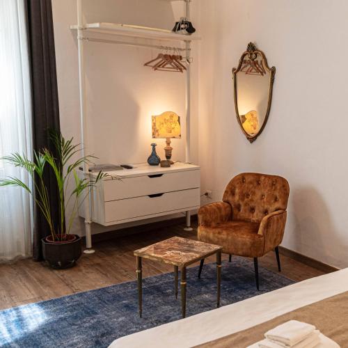 One-Bedroom Apartment image 7