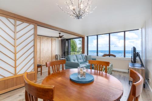 Sunset Shores - Waialua Oceanfront Retreat in Mokuleia (HI)