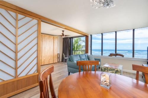 Sunset Shores - Waialua Oceanfront Retreat in Mokuleia (HI)