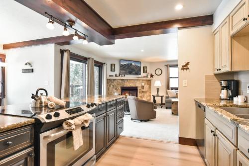 Park Place Peak 10 Condo - Walk To Lift - Main Street in Breckenridge, USA