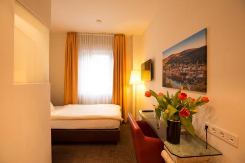 Standard Single Room image 4