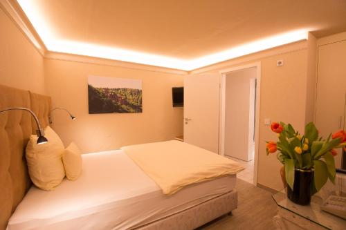 Standard Single Room image 3