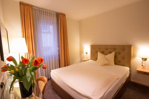 Standard Double Room image 1