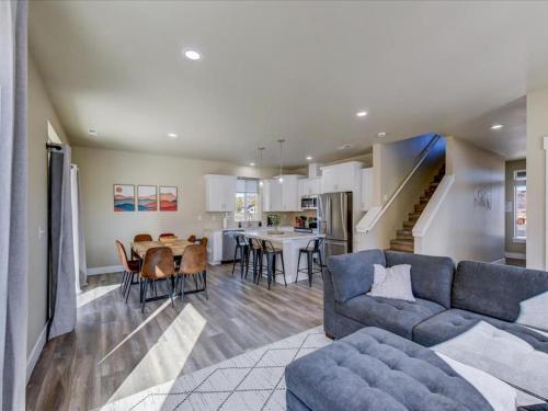 Riverview Retreat II