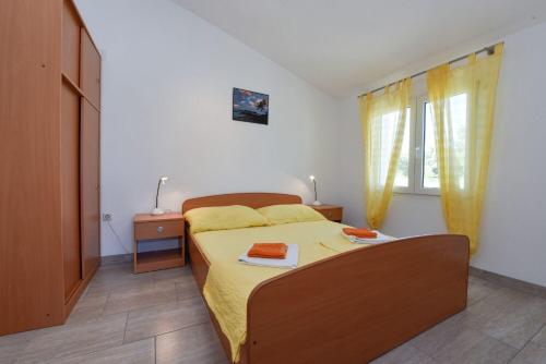 One-Bedroom Apartment - Second Floor image 4