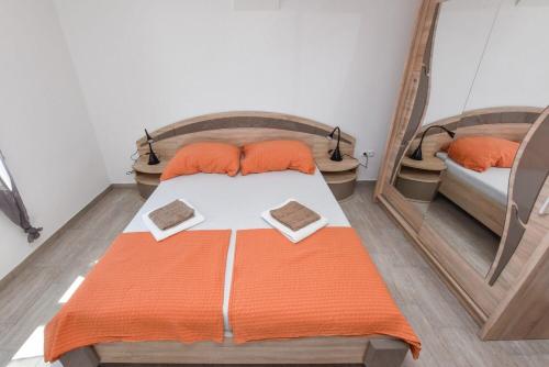 One-Bedroom Apartment with Sea View image 3