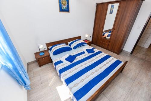 One-Bedroom apartment Standard image 7