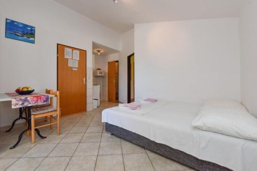 One-Bedroom Apartment - Second Floor image 6