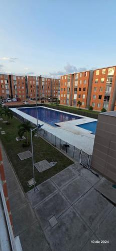 Apartamento con parqueadero y piscina - Vda. Charco Rico