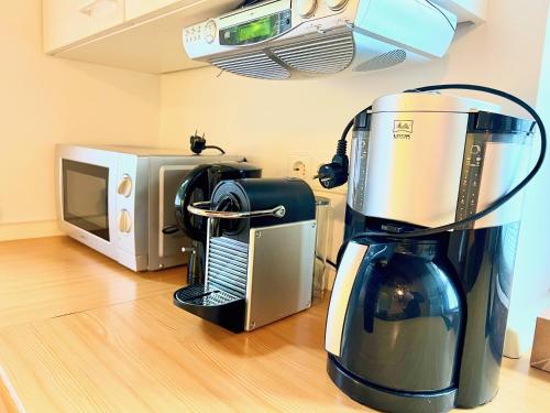 Cocina, 2 Zimmer Business Wohnung mit Terrasse in Ahrensburg