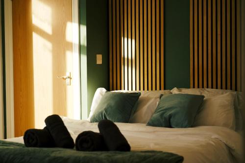 Luxury 3 Bed City Centre Apartment - Free Parking