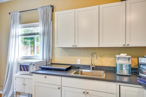 Guest Suite in Portland Area with Shared Patio