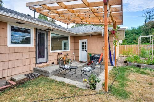 Guest Suite in Portland Area with Shared Patio