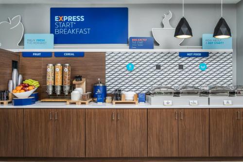 Holiday Inn Express Chattanooga - Hamilton Place by IHG - image 14