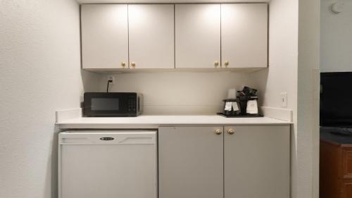 La Quinta Inn & Suites by Wyndham Sacramento Downtown - image 12