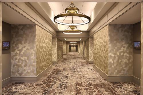 624259293 Crowne Plaza Atlanta Perimeter at Ravinia by IHG