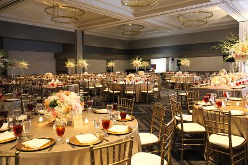 624259302 Crowne Plaza Atlanta Perimeter at Ravinia by IHG