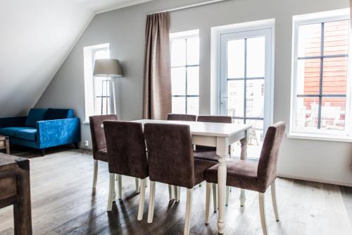 Зручності, Knutholmen in Калвог