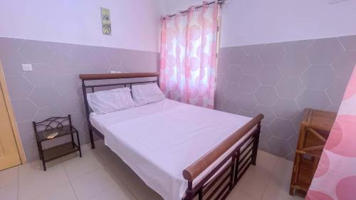 Three-Bedroom Apartment image 9