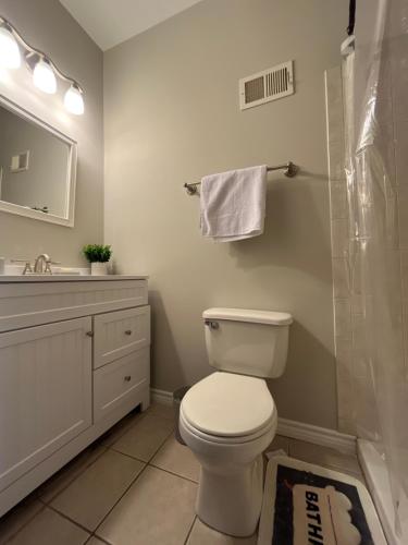 Stylish Townhouse by Carrol Park, M&T Bank Stadium in West Baltimore
