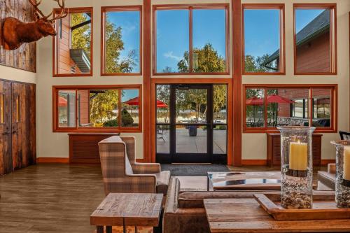 Holiday Inn Express & Suites Hayward an IHG Hotel - image 14